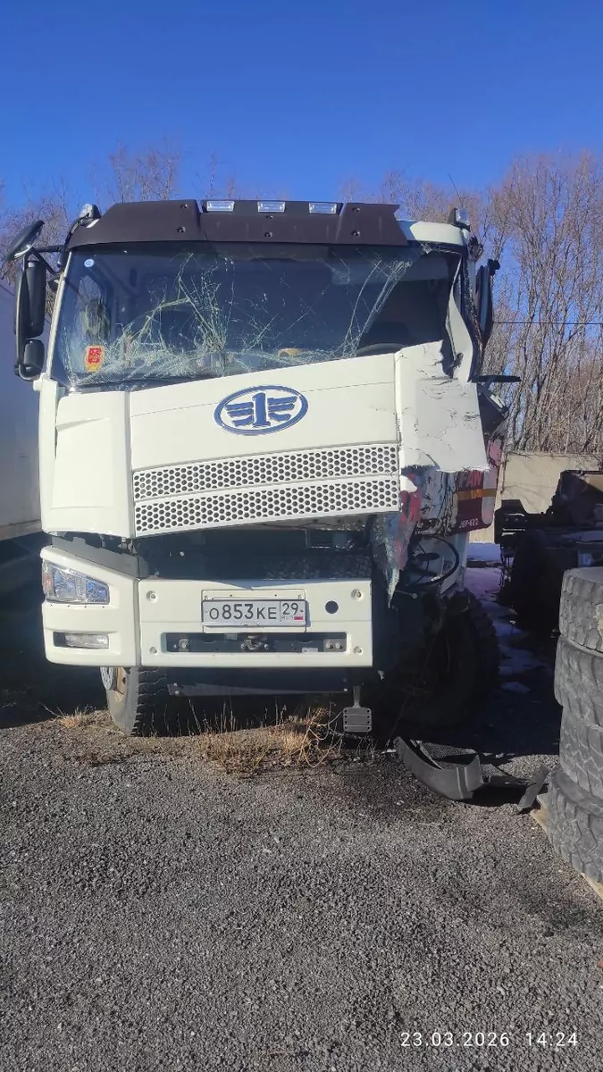 FAW CA 3310 8x4 Самосвал