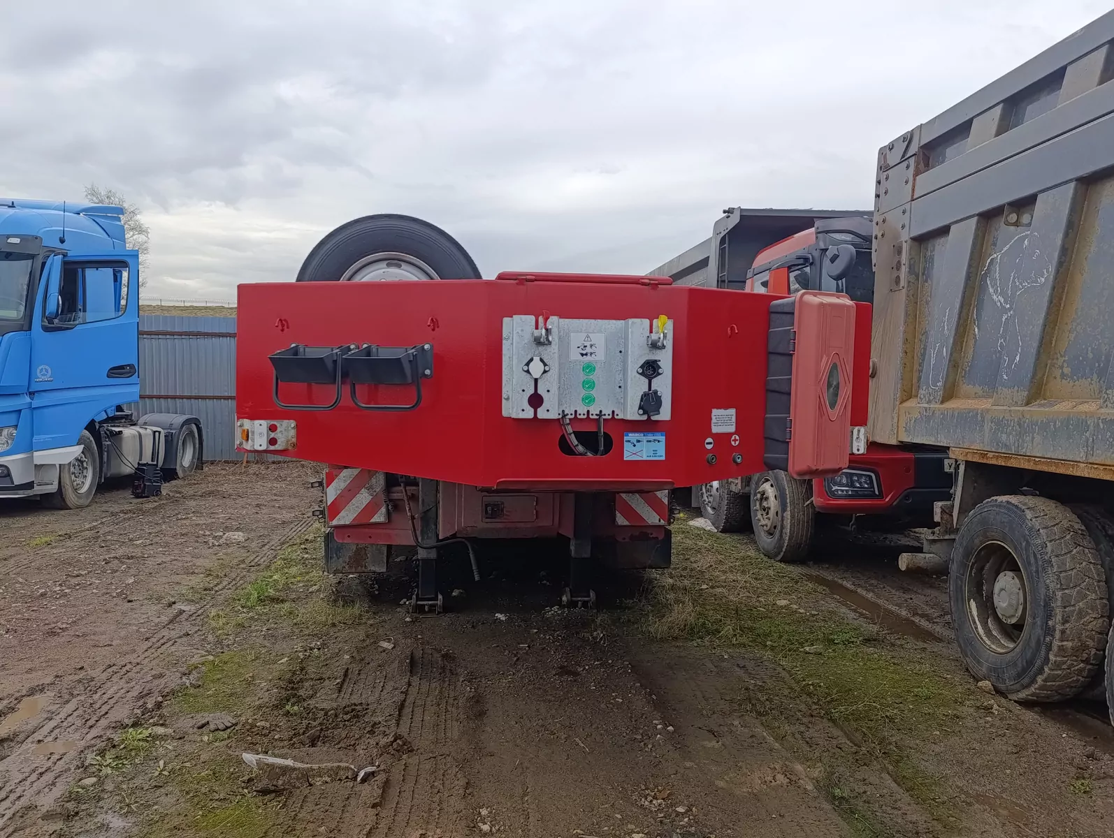SINANLI TANKER ST4 Полуприцеп тяжеловоз 4 оси