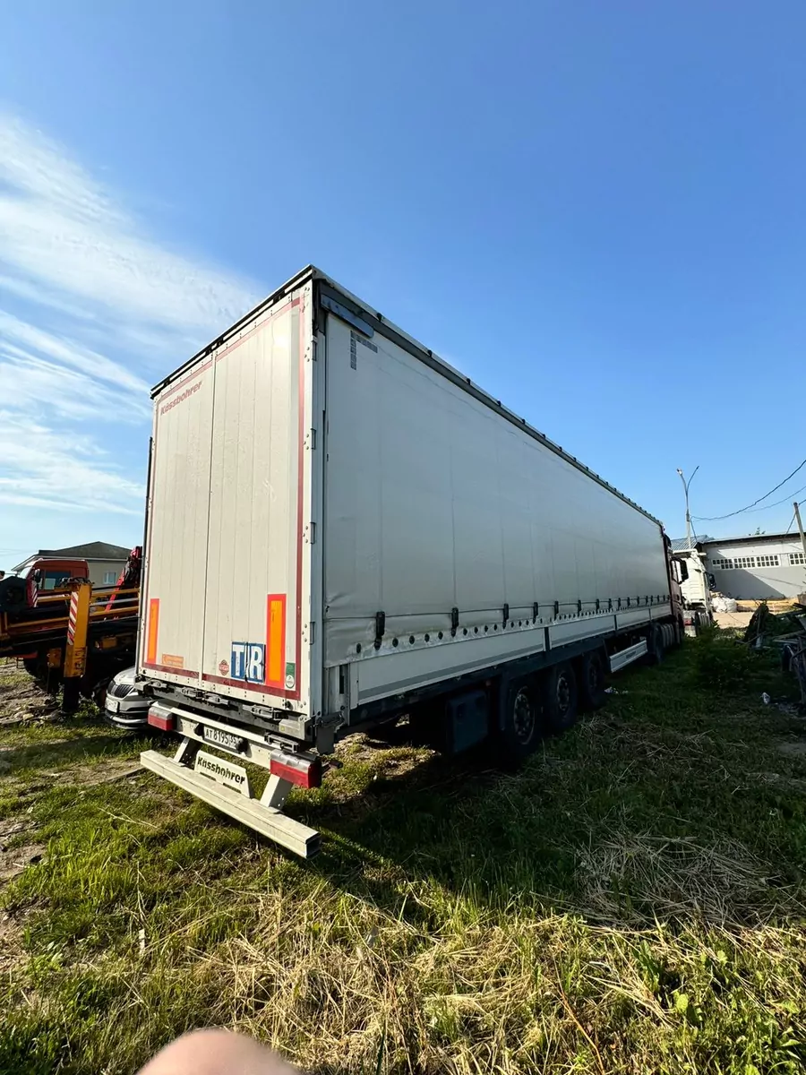 Kassbohrer MAXIMA Полуприцеп бортовой