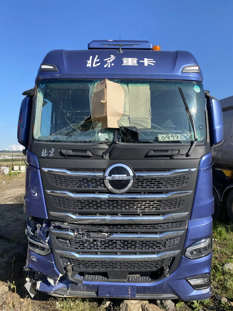 BEIJING BJ 6x4 Седельный тягач