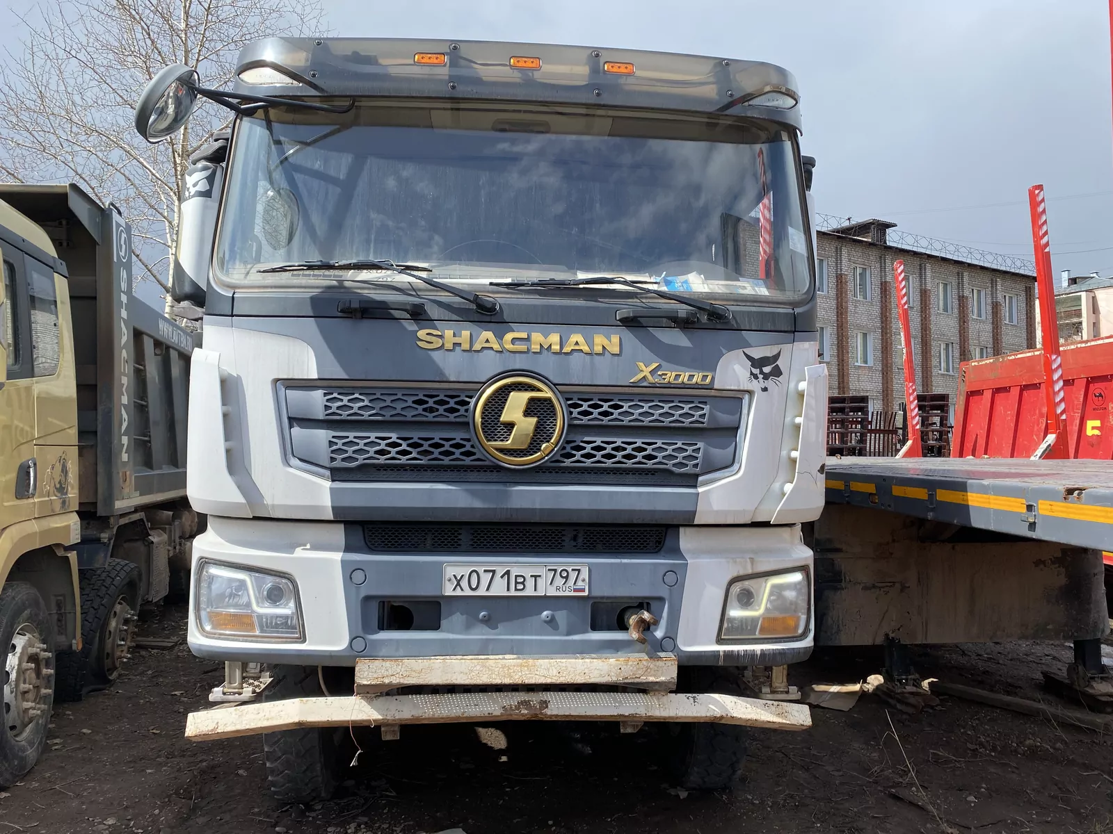 Shacman (Shaanxi) SX 6x6 самосвал