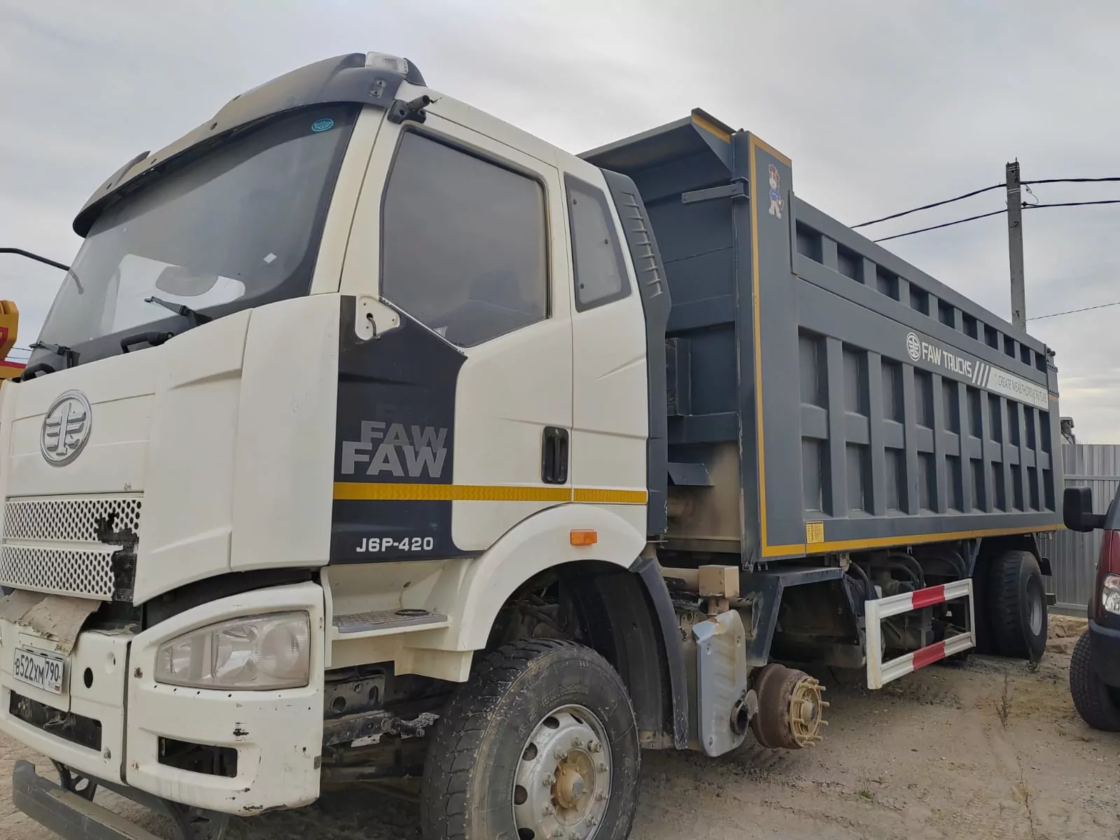 FAW CA 3310 8x4 Самосвал