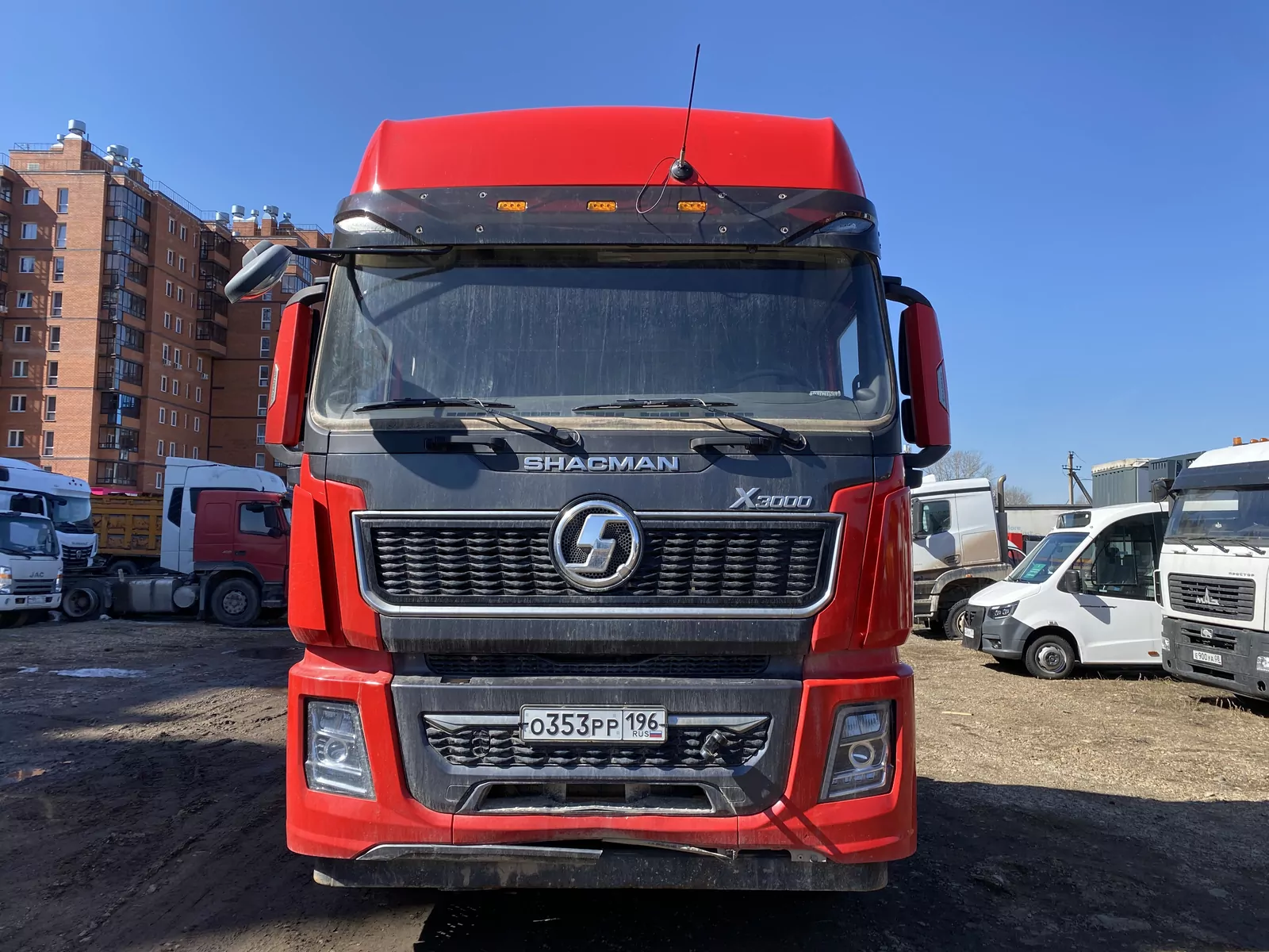 Shacman (Shaanxi) SX42584V324 6x4 Седельный тягач