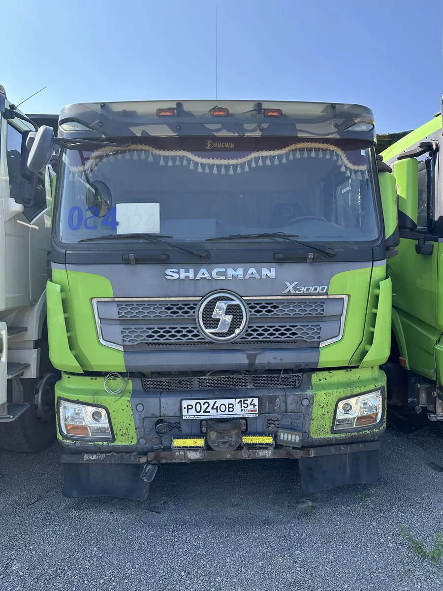 Shacman SX33186T366 8x4 Самосвал