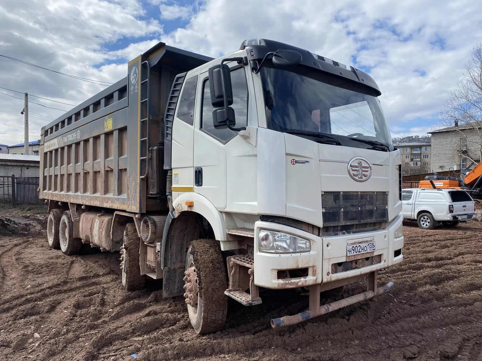 FAW J6 8x4 Самосвал