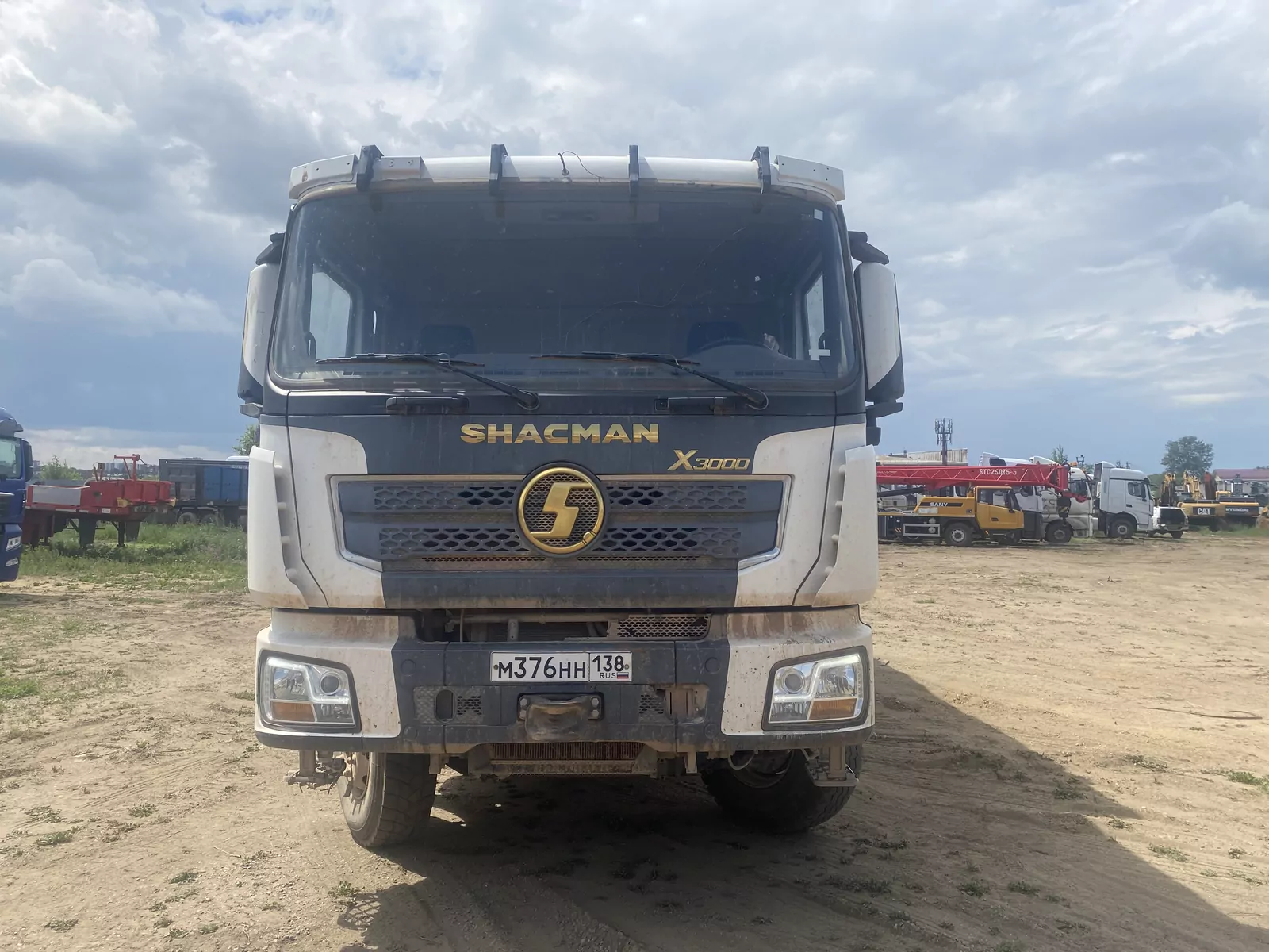 Shacman SX32586T384 8x4 Самосвал