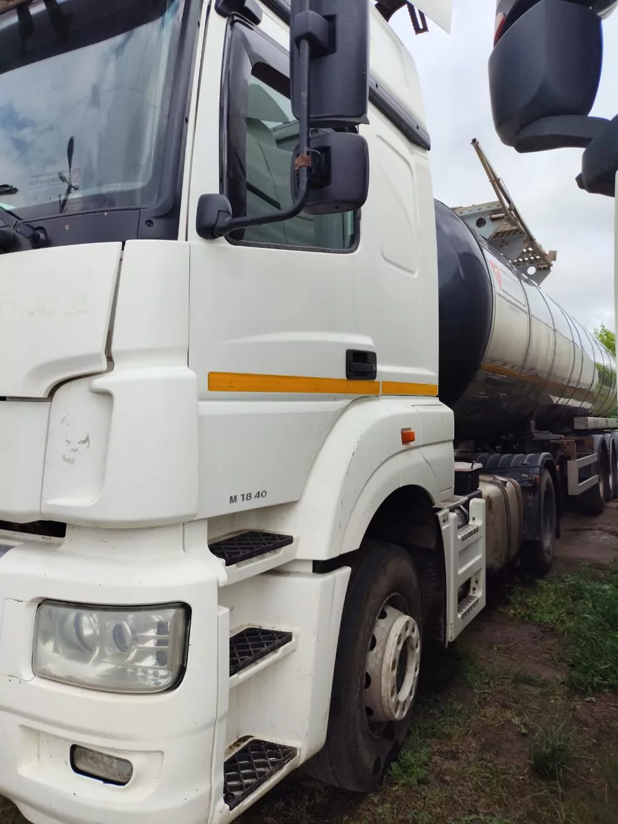 КамАЗ М1840 4x2 Седельный тягач