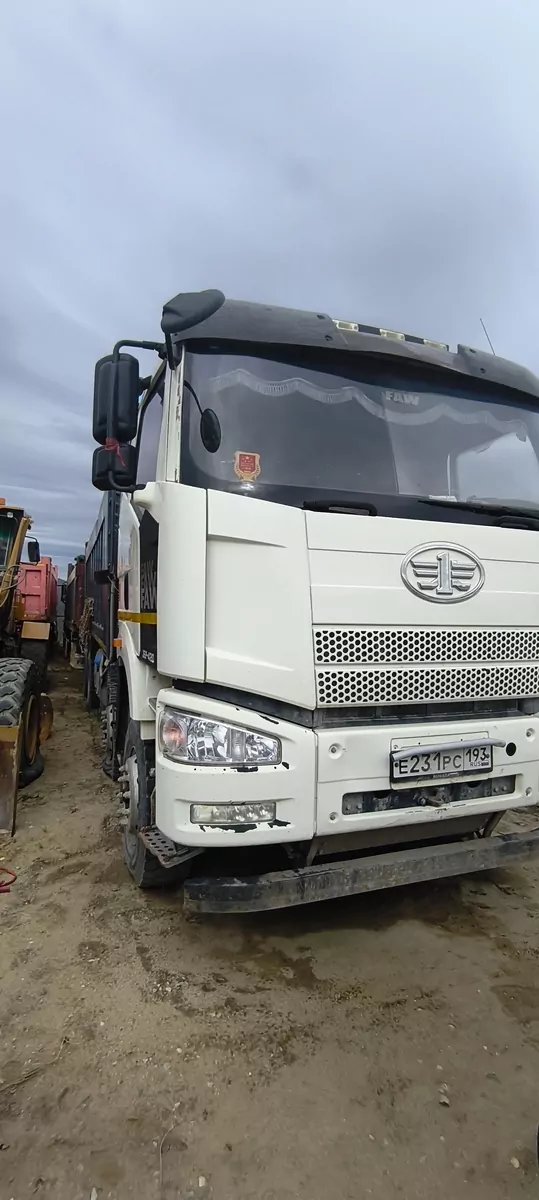 FAW J6 8x4 Самосвал