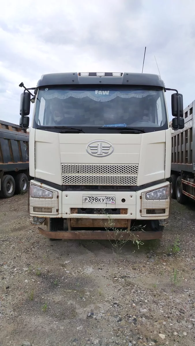 FAW CA 3310 8x4 Самосвал