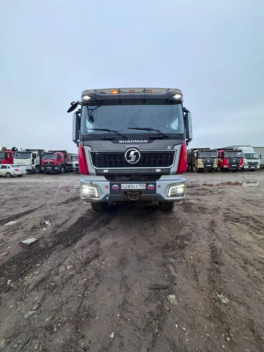 Shacman SX33186V366 8x4 Самосвал