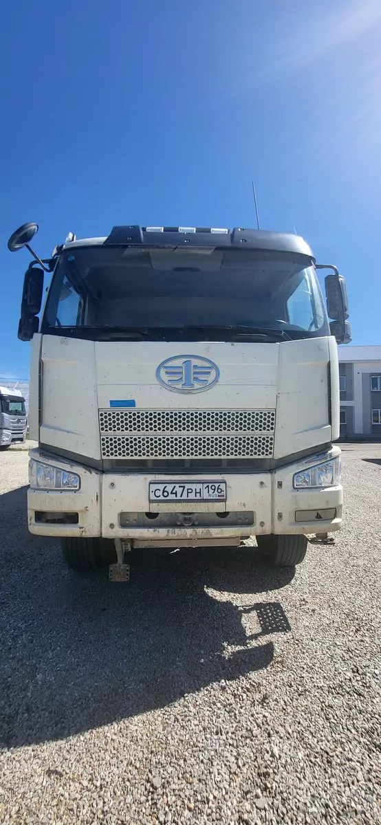 FAW J6 8x4 Самосвал