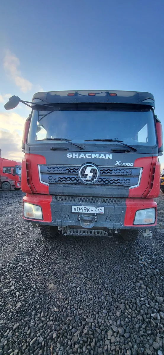 Shacman SX331863366 8x4 Самосвал