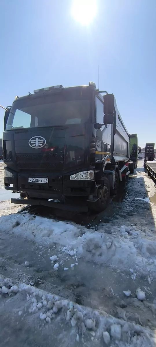FAW J6 8x4 Самосвал