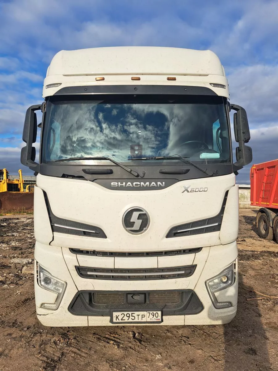 Shacman SX4188YY381 4x2 Седельный тягач