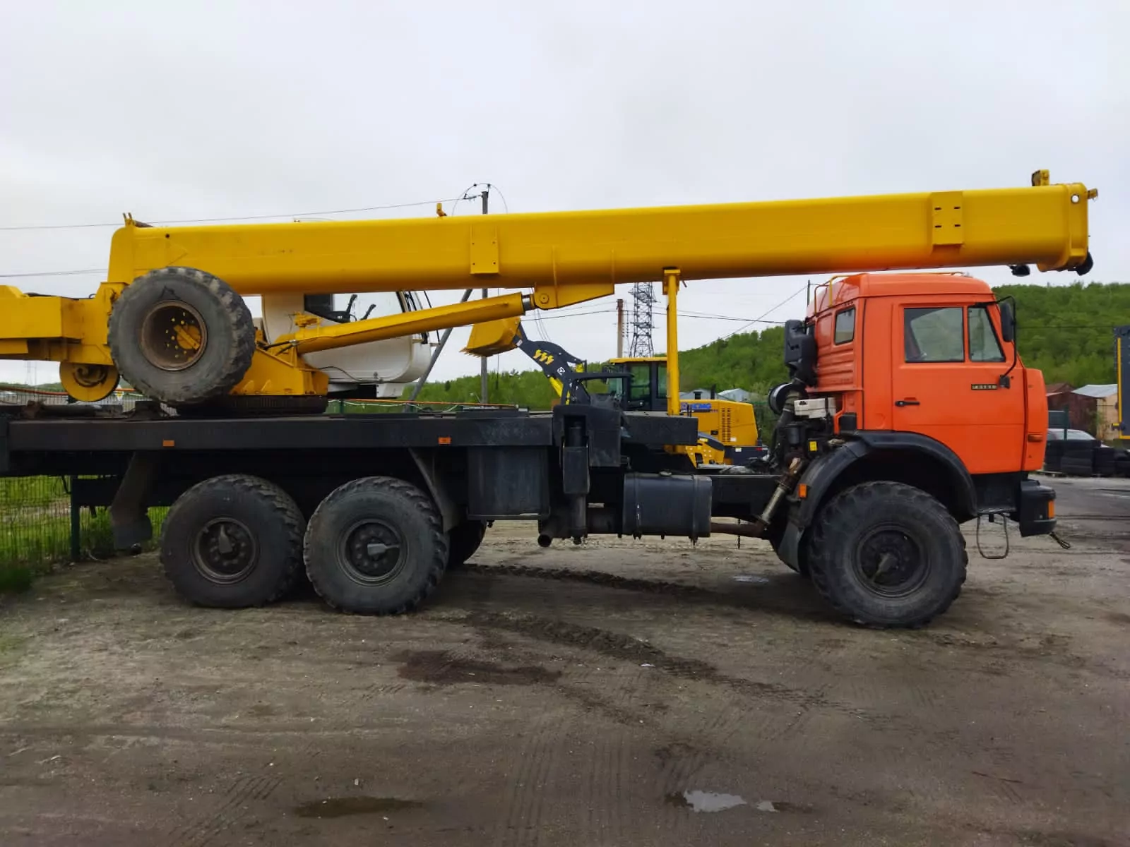 ИМЗ Автокран КС-45717К на шасси КамАЗ 43118 6x6 Автокран
