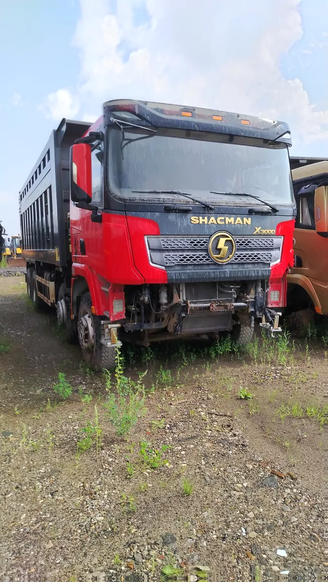 Shacman SX 8x4 Самосвал SX33186W366C