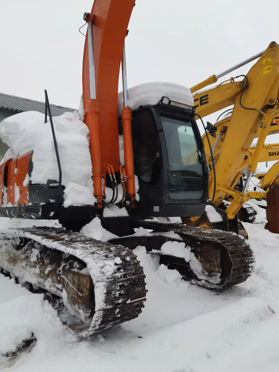 HITACHI ZX200 Экскаватор