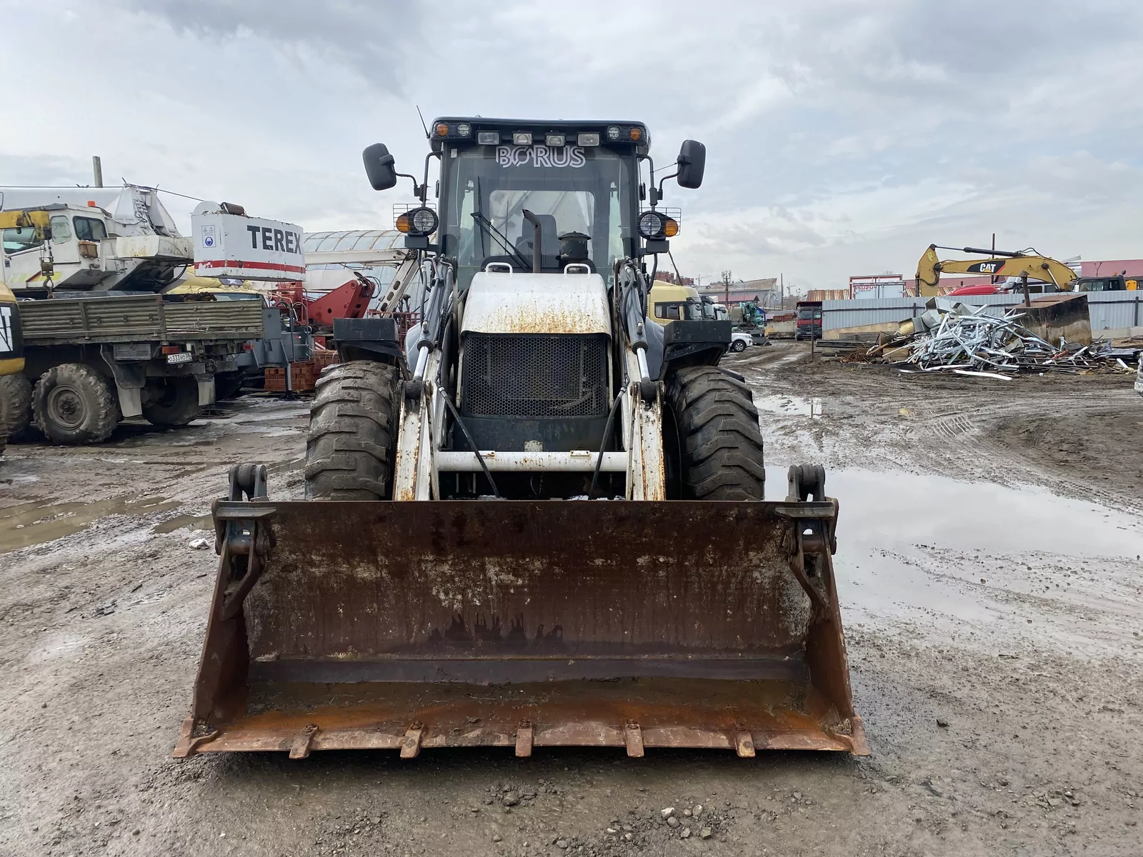 Borus BR-825 Экскаватор-погрузчик
