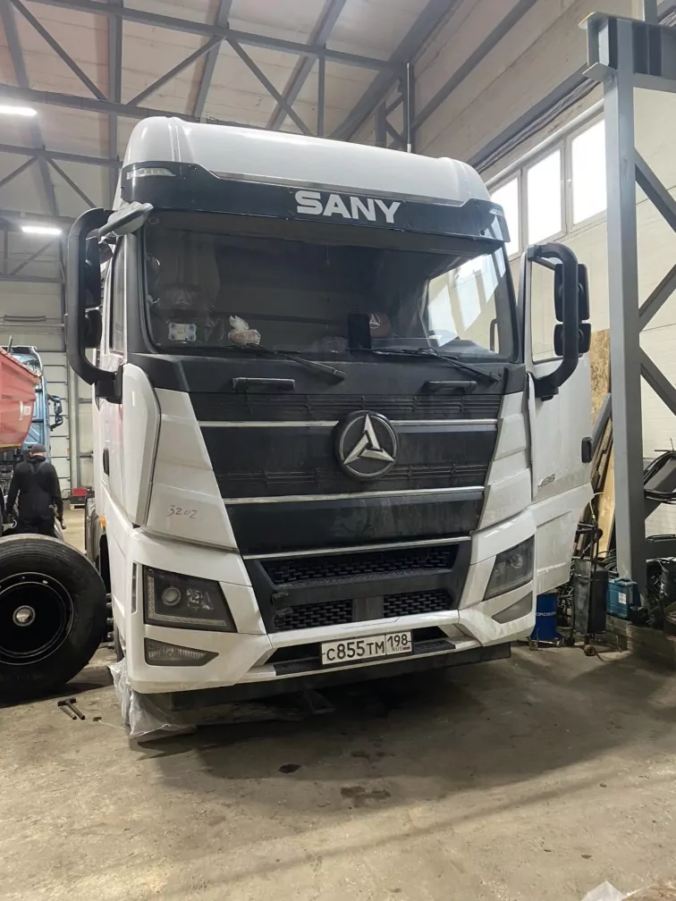 SANY D 4x2 Седельный тягач