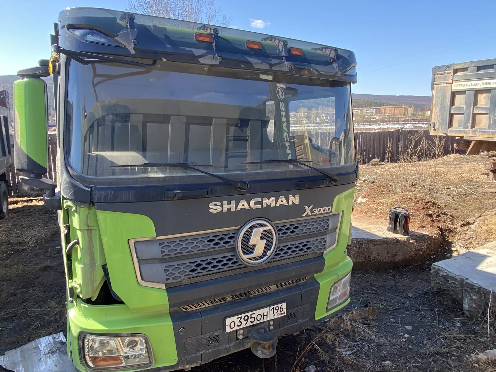 Shacman SX33186V366 8x4 Самосвал