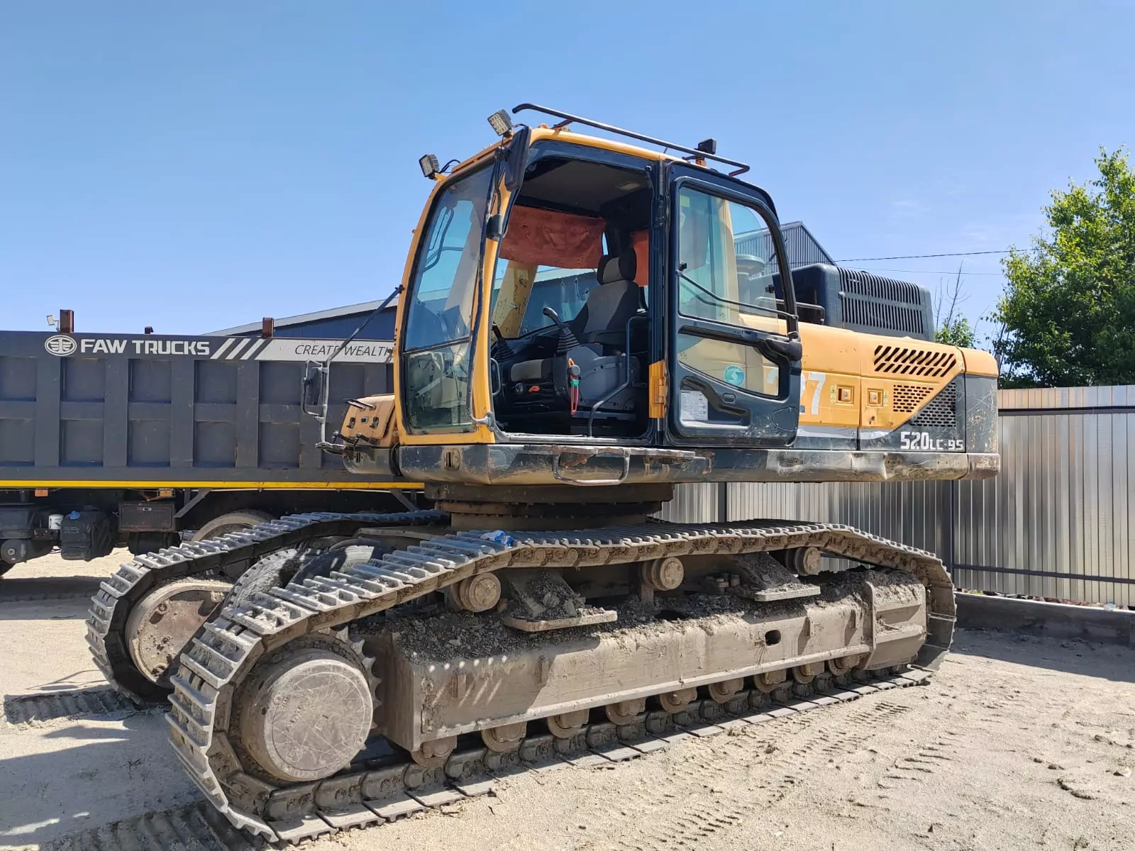 Hyundai R520 Экскаватор