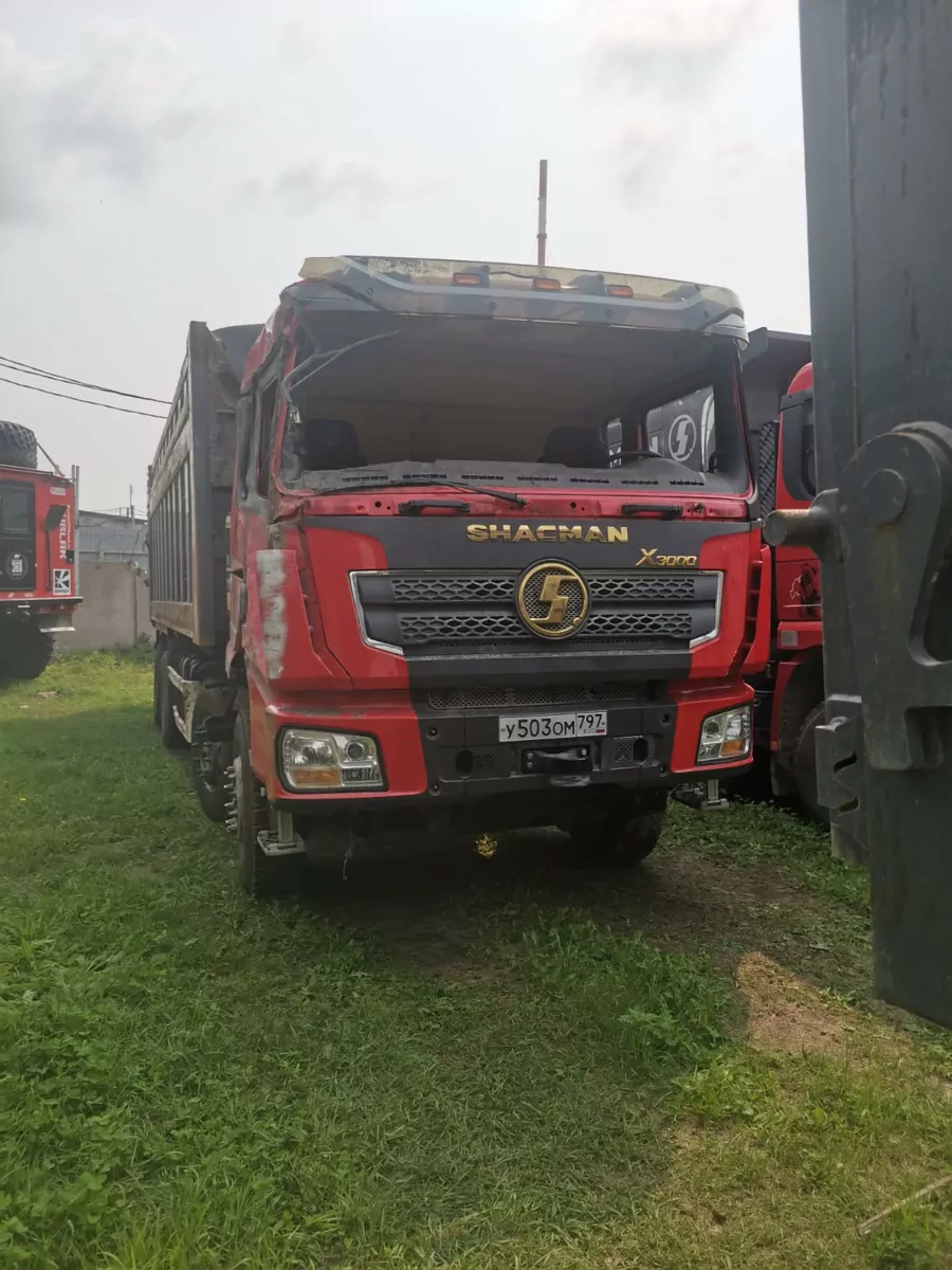 Shacman SX33186W366C 8x4 Самосвал