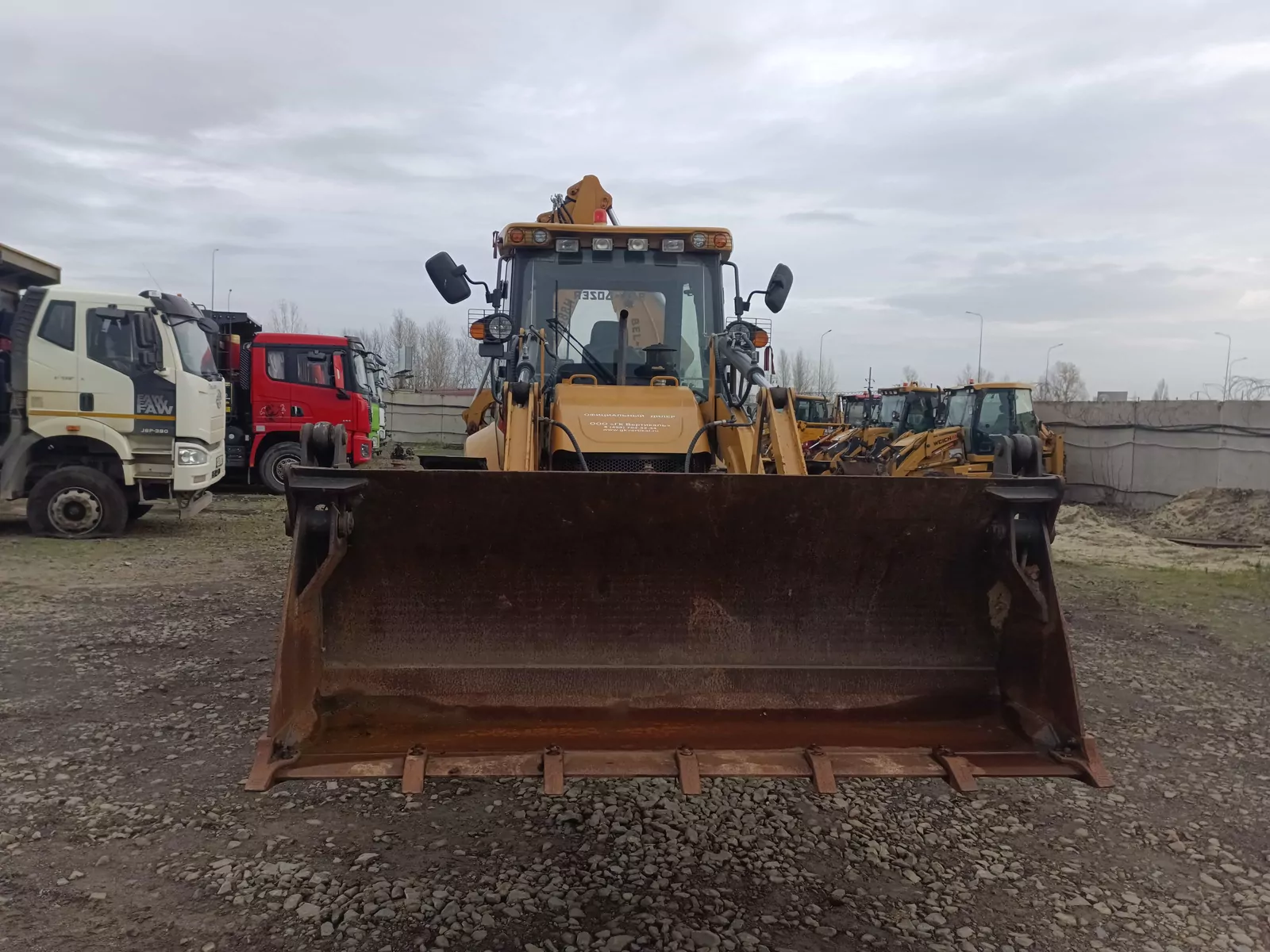 BEL-DOZER BD388H Экскаватор-погрузчик