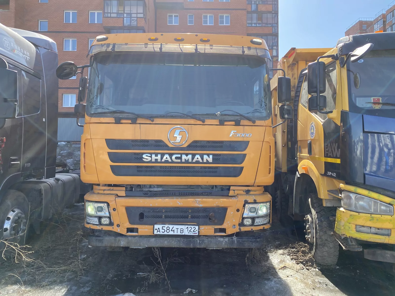 Shacman SX3318DT366 8x4 Самосвал