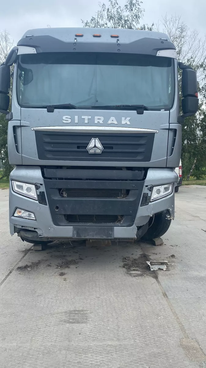 SITRAK ZZ4186V361HE C7H 4x2 Седельный тягач