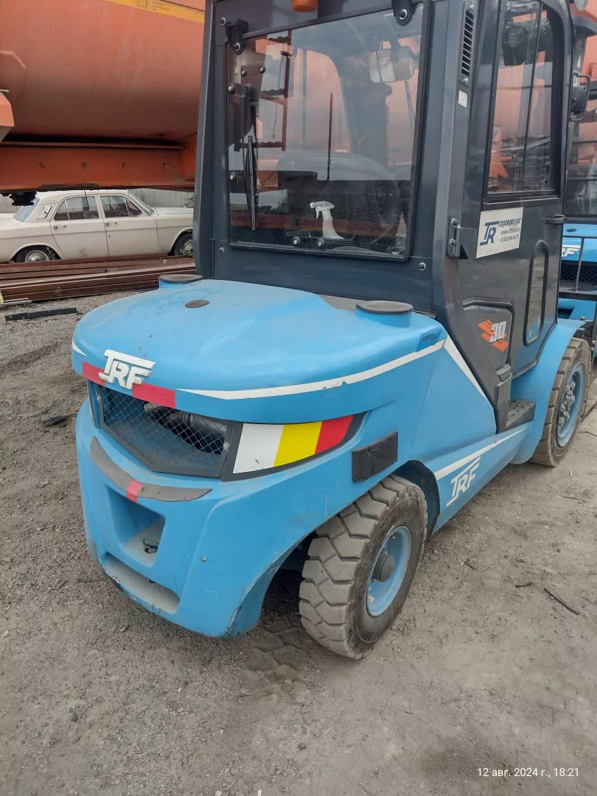 TRF D30-3X Вилочный погрузчик