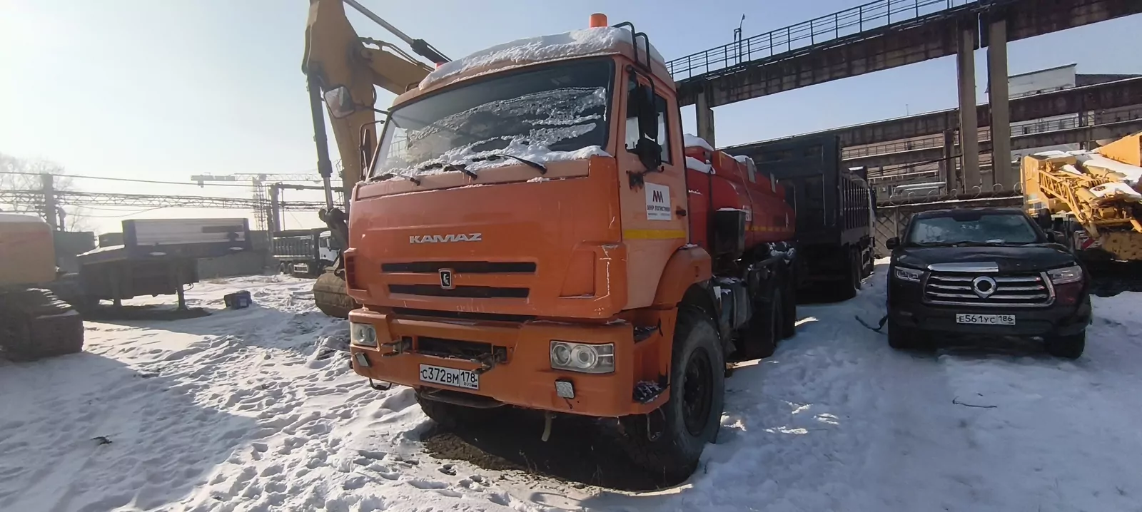 Завод ГРАЗ 5614 на шасси КамАЗ 43118 6x6 Автотопливозаправщик