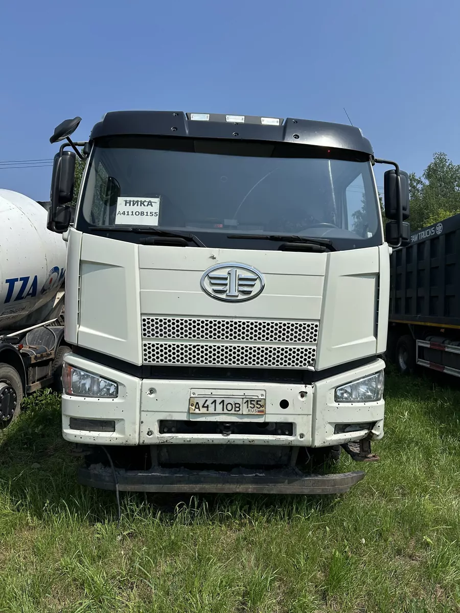FAW CA 3310 8x4 Самосвал