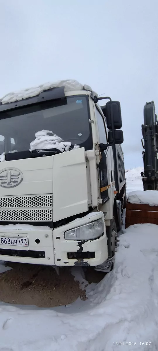 FAW CA 3310 8x4 Самосвал