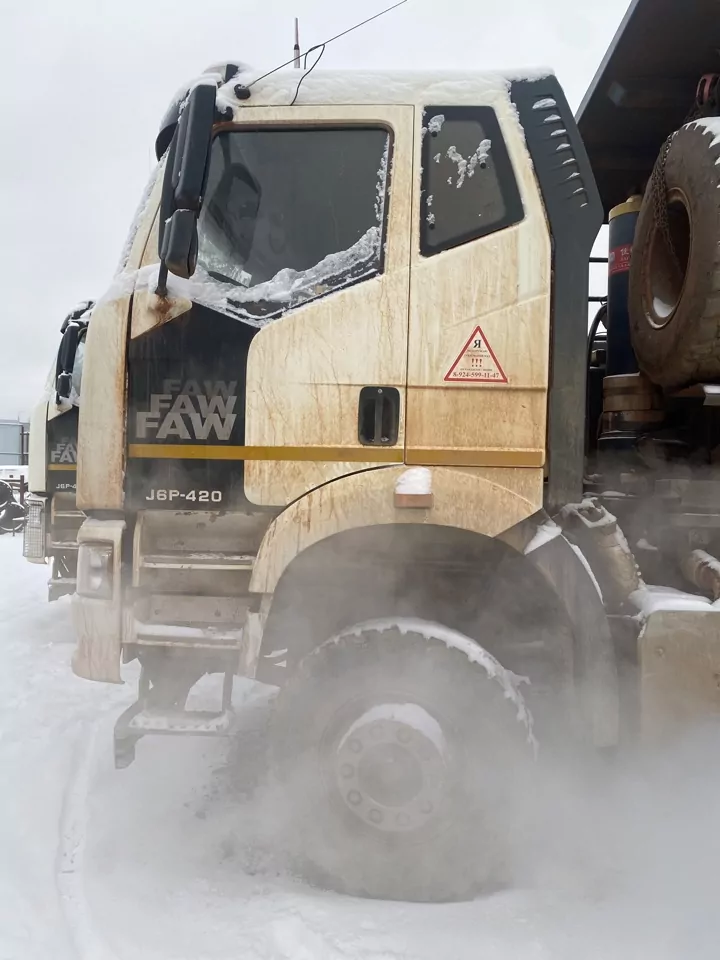 FAW CA3310P66K24T4E5 8x4 Самосвал