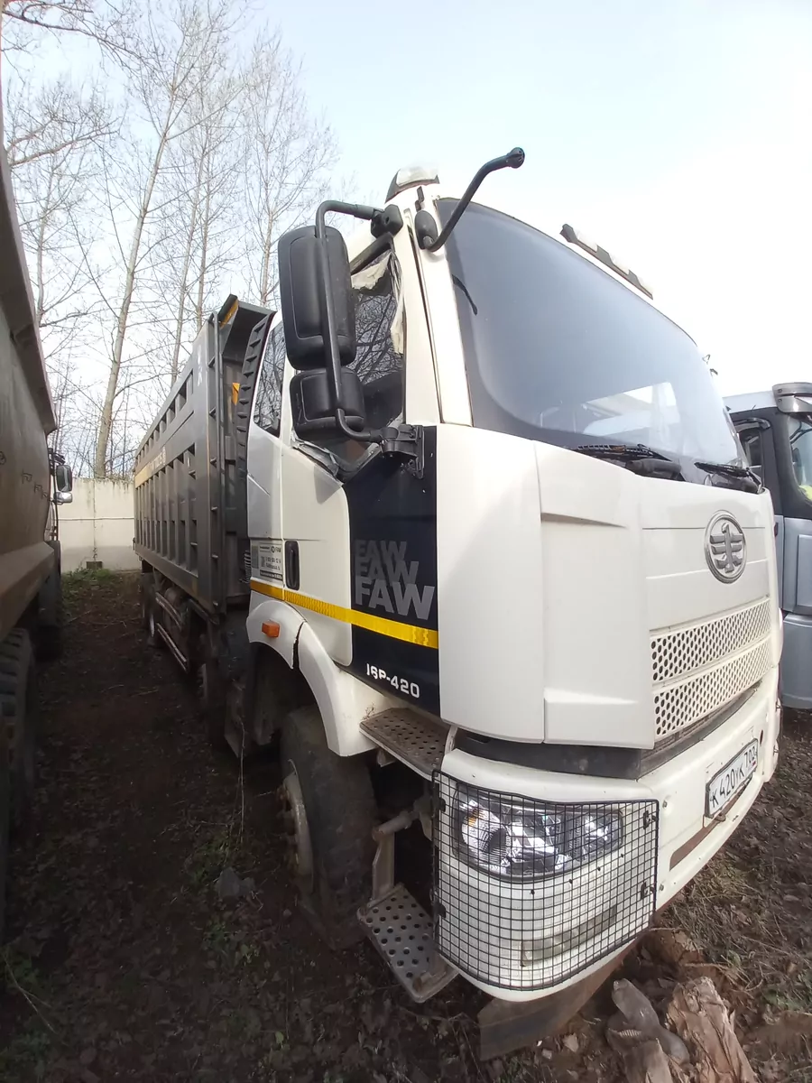 FAW J6 8x4 Самосвал
