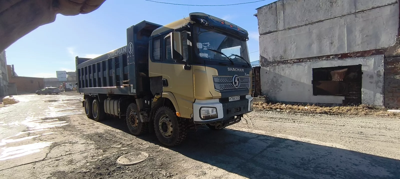 Shacman SX331863366 8x4 Самосвал