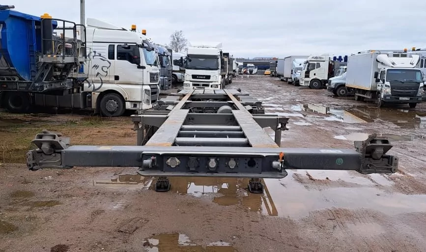 Kassbohrer CS Полуприцеп-контейнеровоз 3 оси