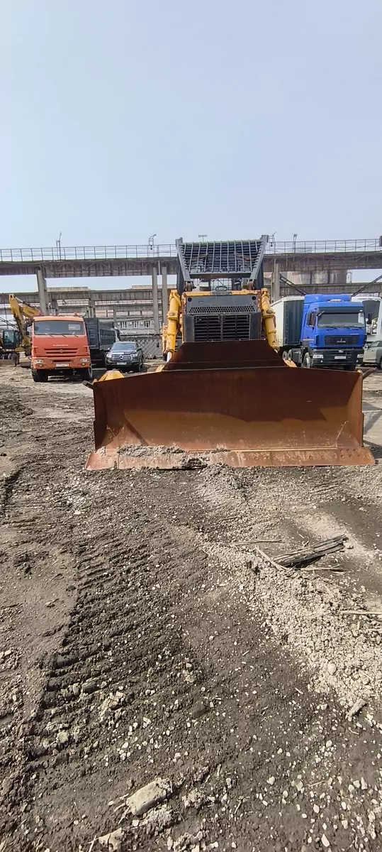 Beezone D26 Бульдозер
