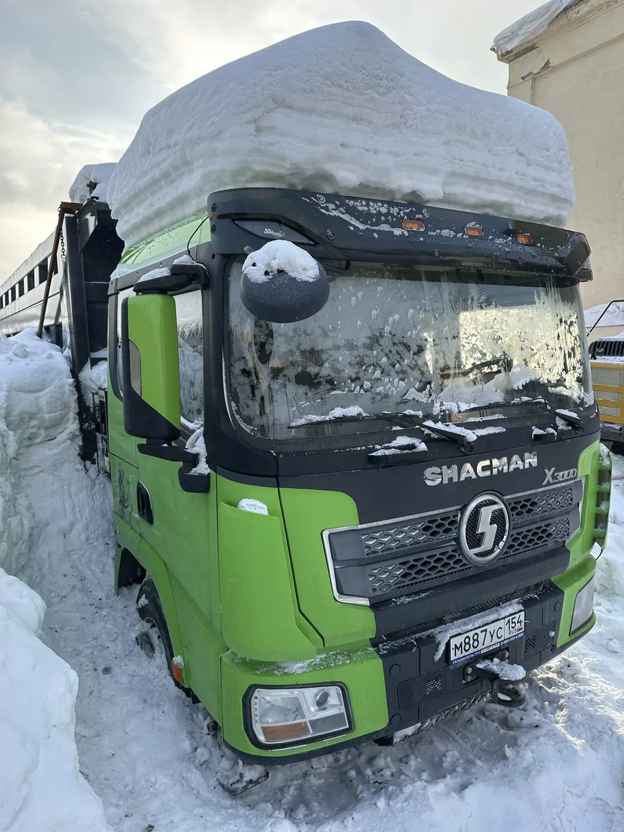 Shacman SX331863366 8x4 Самосвал