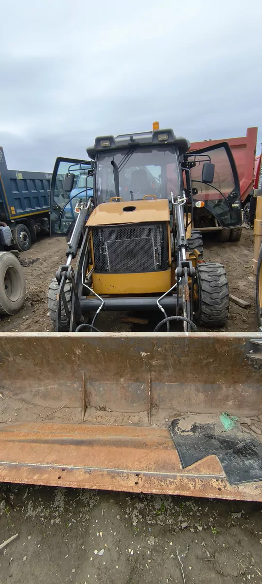 TAVR 570BL, экскаватор-погрузчик