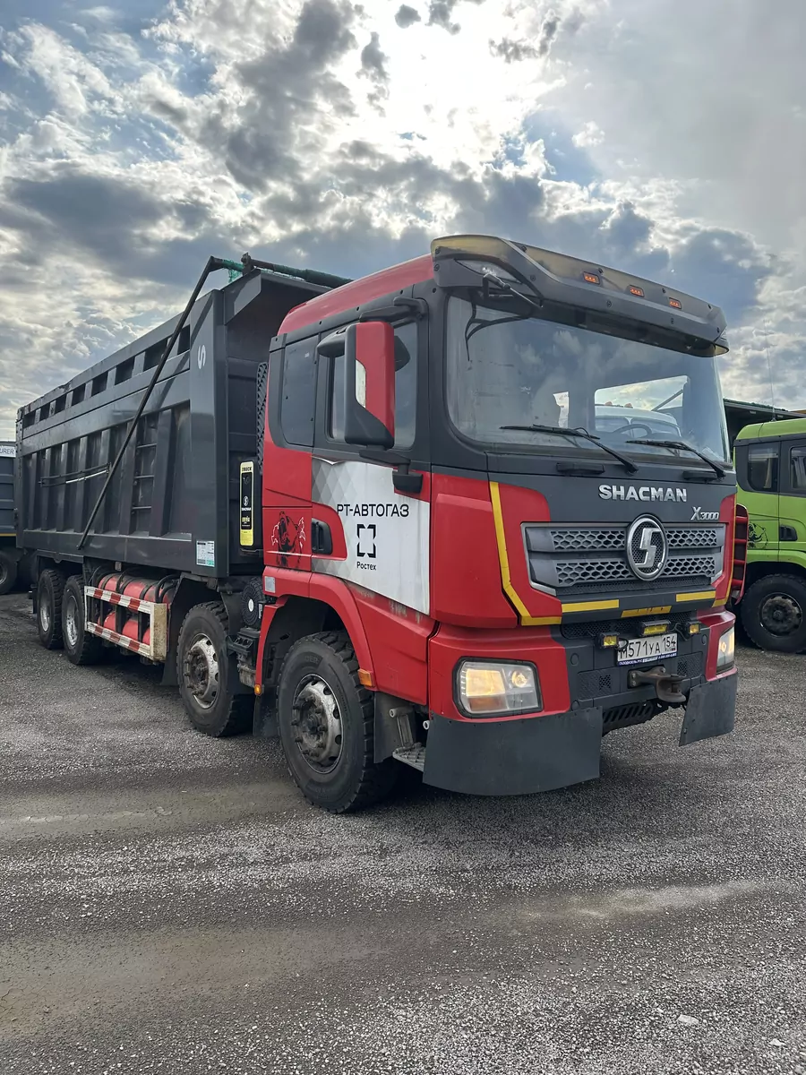 Shacman SX 8x4 Самосвал