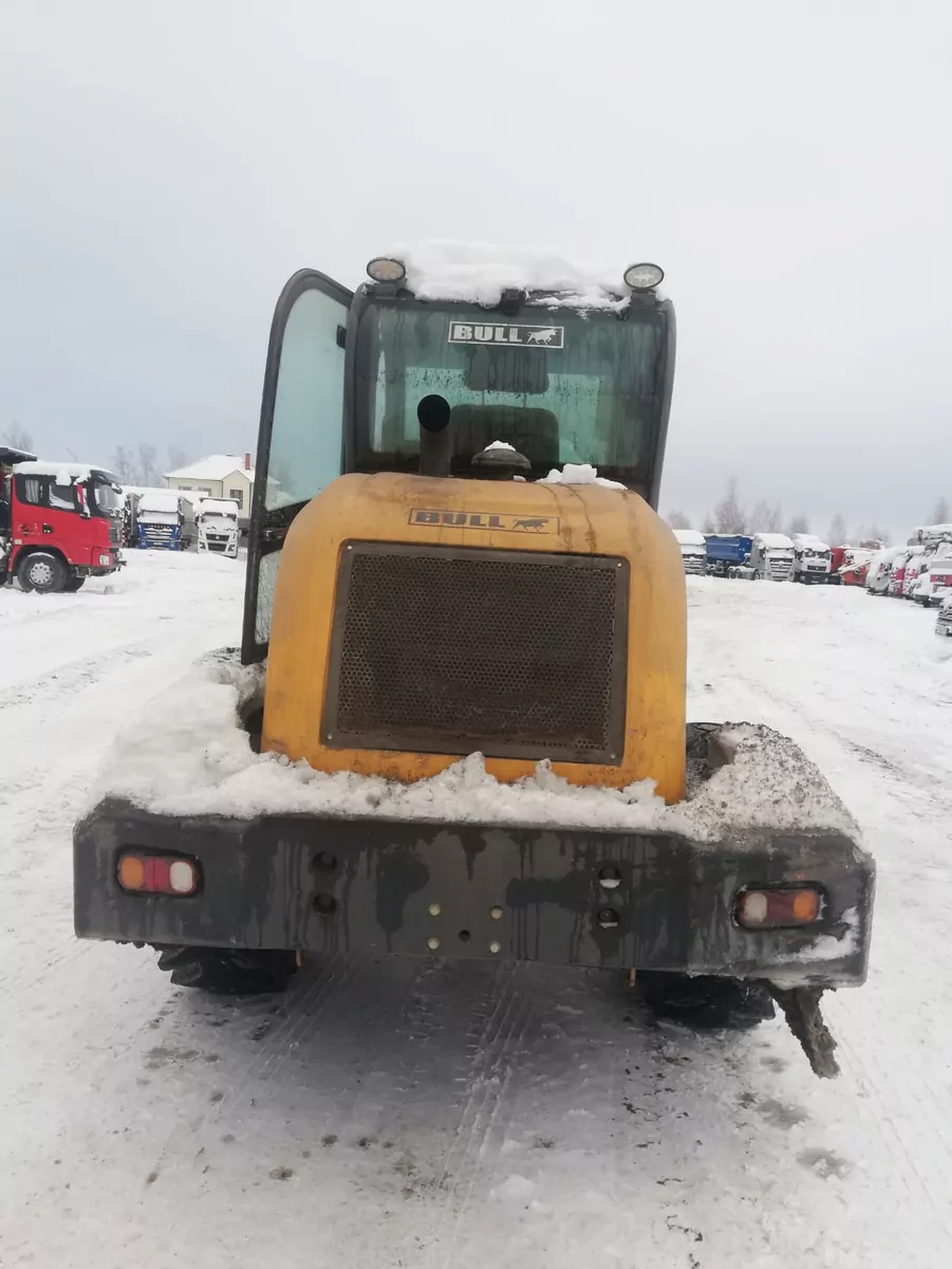 Bull SL220 Фронтальный погрузчик