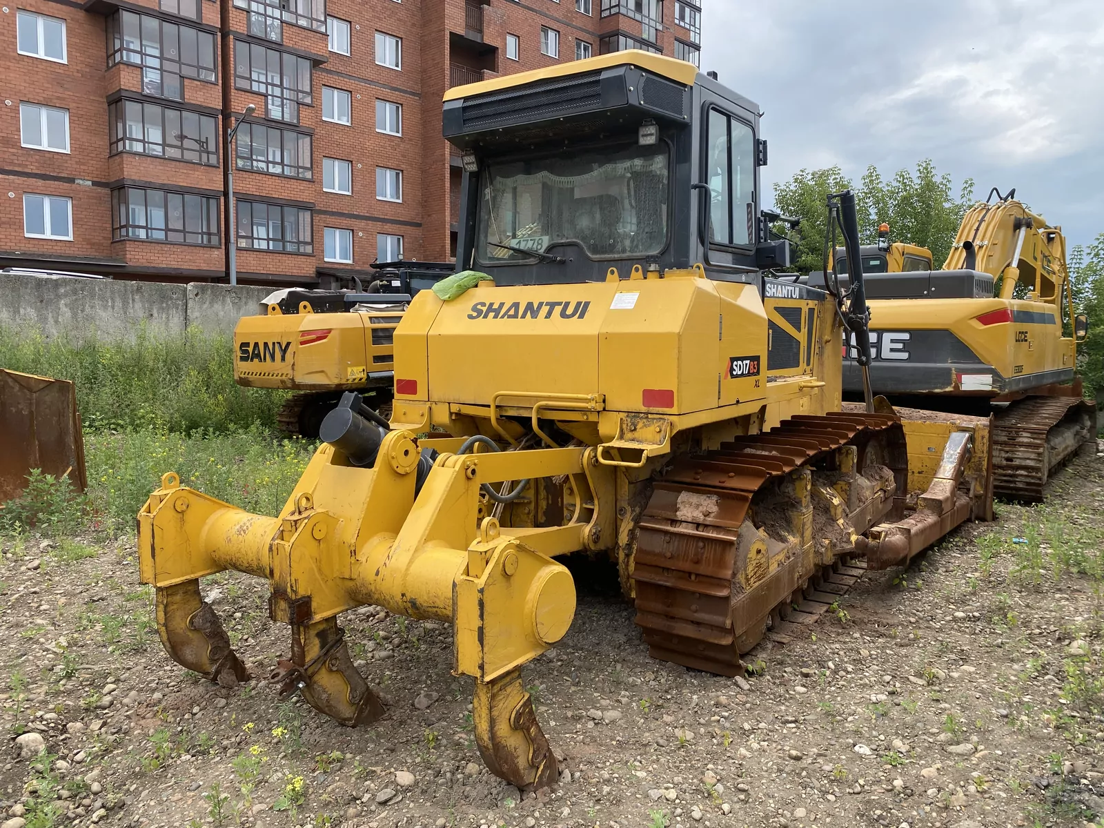 SHANTUI SD17B3 XL Бульдозер
