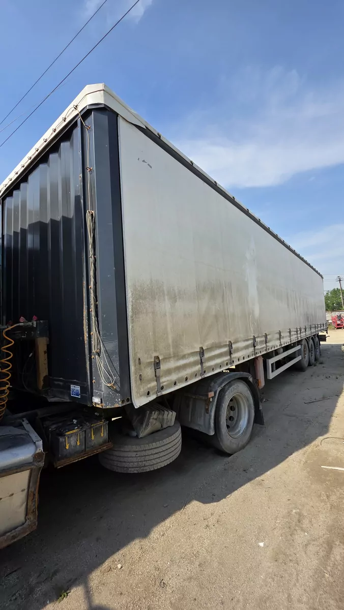 UAT SCFG-9226.01 Полуприцеп Шторный