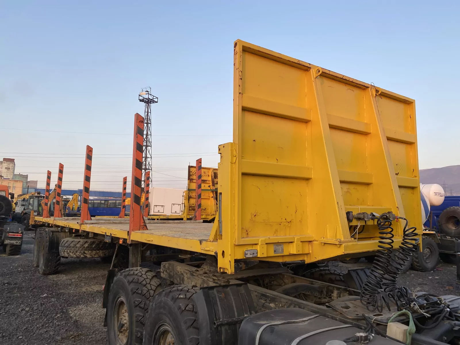 Туймазинский завод автобетоновозов 5885 Полуприцеп бортовой
