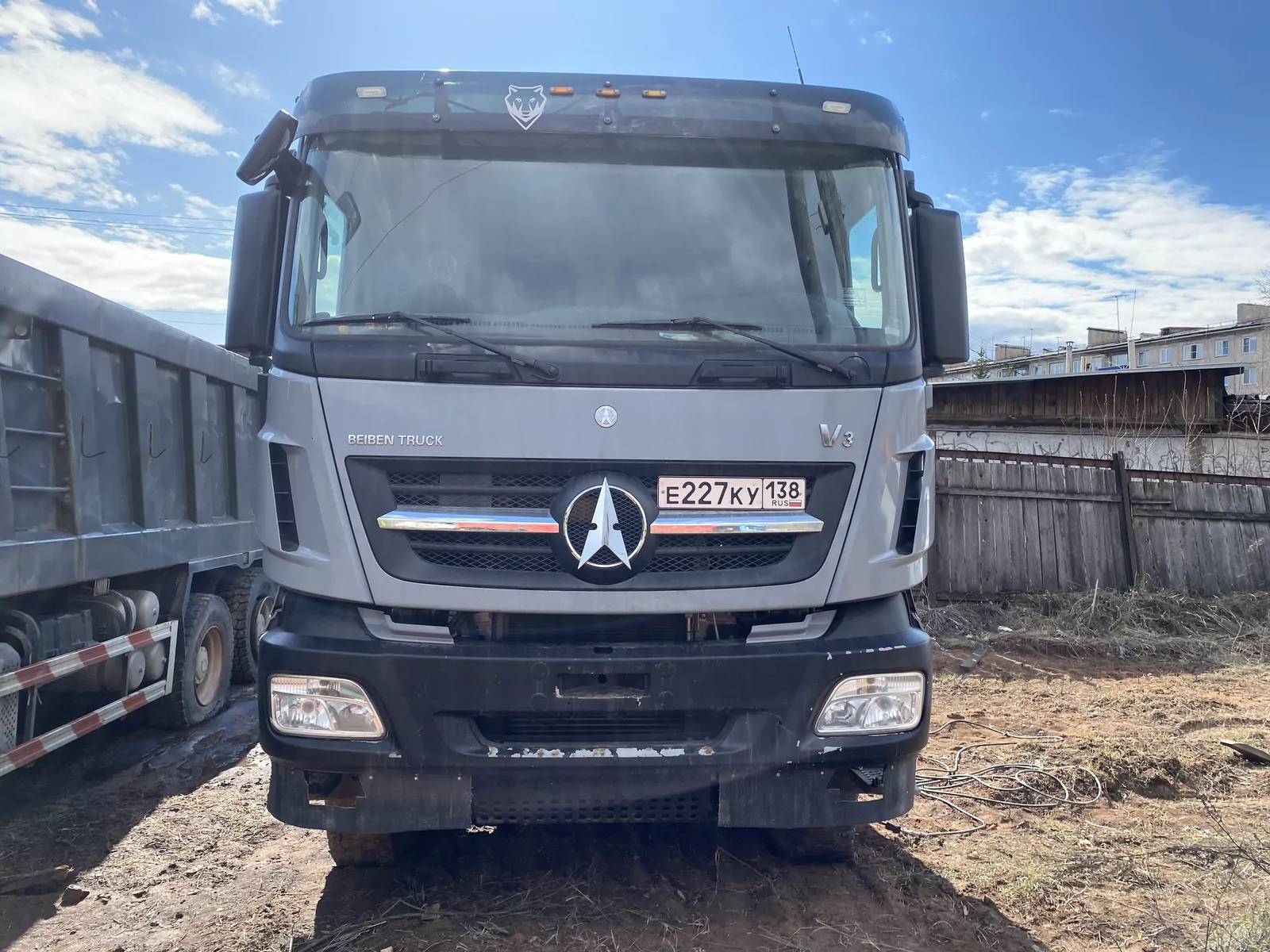 BEIBEN ND 6x6 Седельный тягач