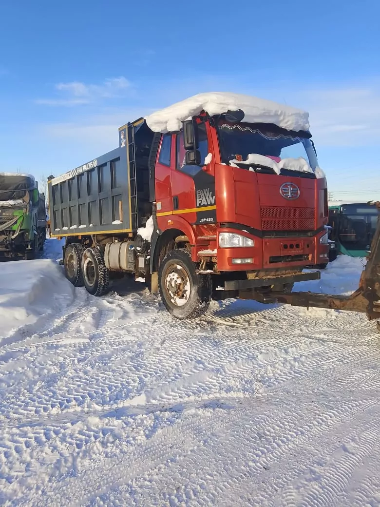 FAW J6 6x6 самосвал