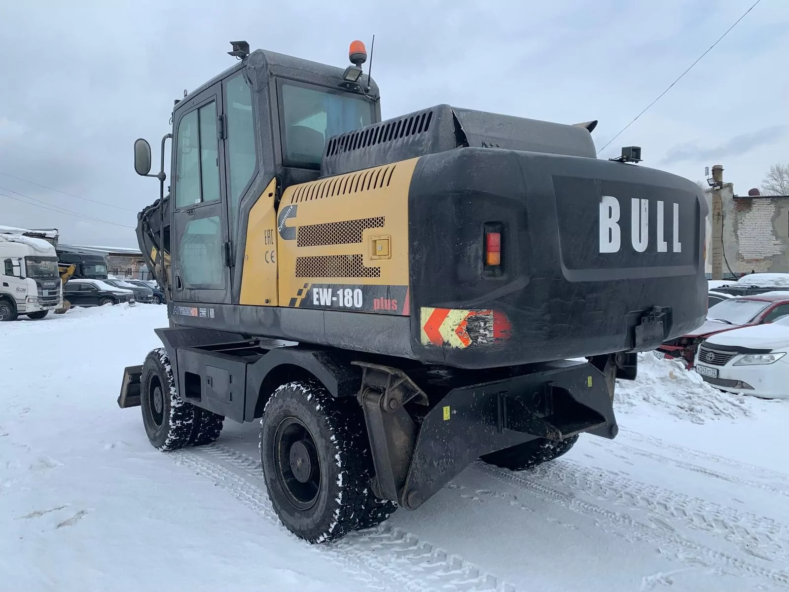 Bull EW180-PLUS, экскаватор колесный