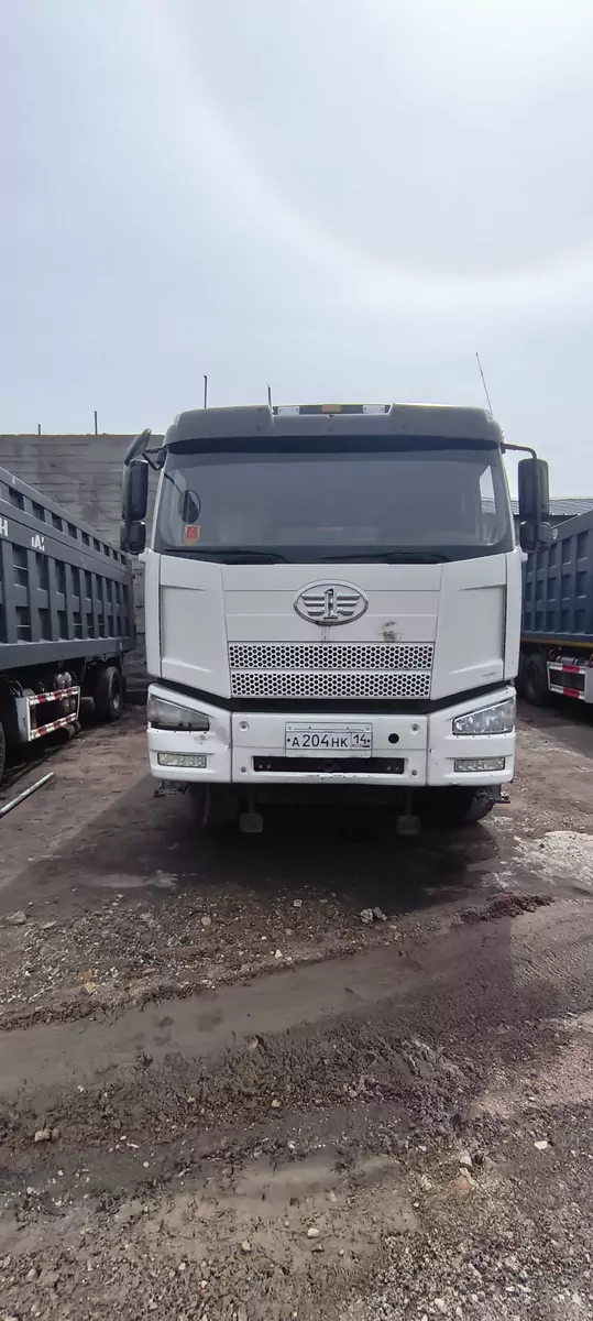 FAW J6 8x4 Самосвал