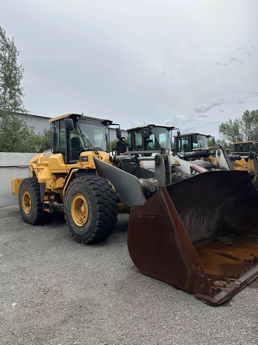 Volvo L120 Фронтальный погрузчик